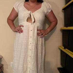 Flowy white/cream dress